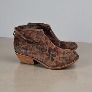 Sofft Aisley Floral Print Leather Western Booties